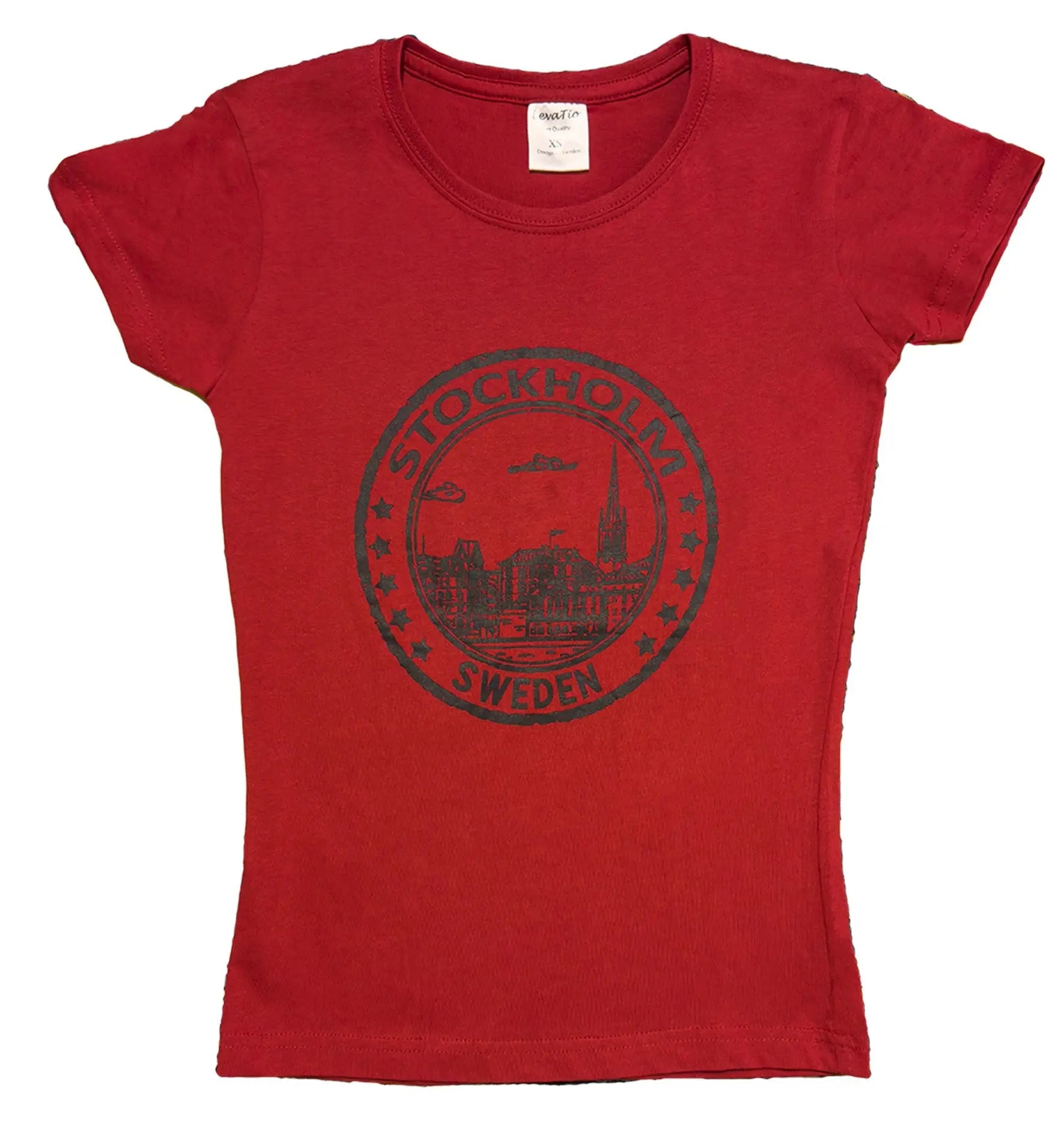 Women’s t-shirt in red with Stockholm cityscape seal and “Stockholm Sweden” text. Soft cotton - Style Council